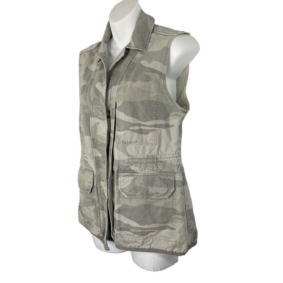 Abercrombie & Fitch Vest Womens Small Green Camouflage Snap Pockets Cinch Waist - Picture 2 of 13